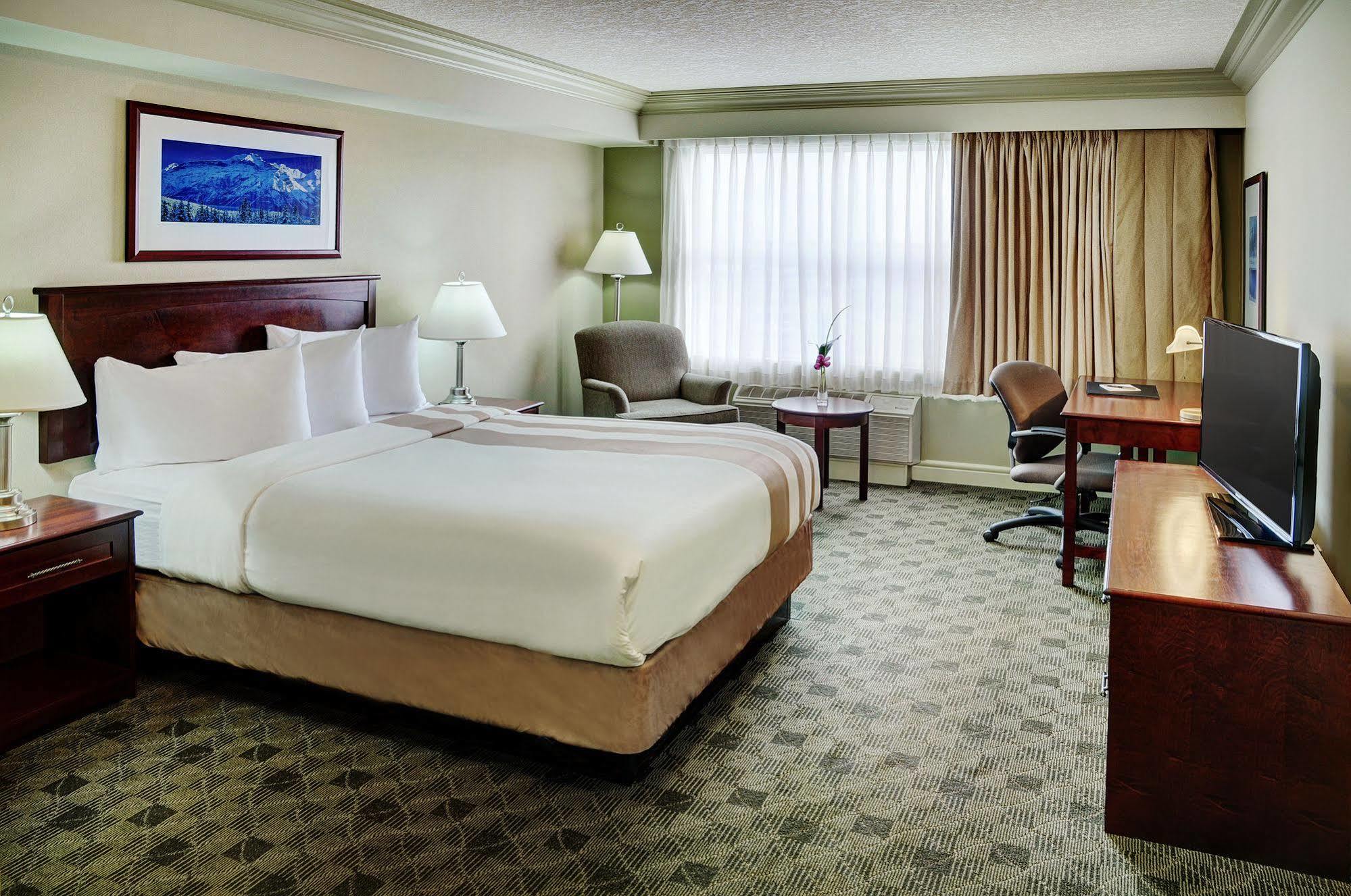 Chateau Nova Kingsway Edmonton Ngoại thất bức ảnh